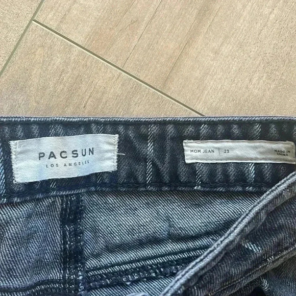 4/$25 PacSun Black Wash Pin Stripe Mom Jeans Sz 23 - Picture 8 of 10